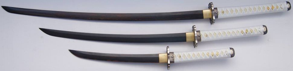 Gefaltetes Wei�es Samurai Schwerter Drachen Katana 3er set Red Black Damast