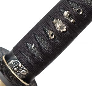 Menuki Oni Bainite Katana von Hanwei Schmiede Paul Chen