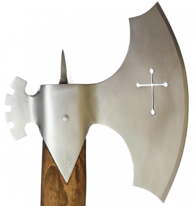 Der Kopf Zweihändige Axt Mittelalter mit Kreuz im Axtkopf und Holzstiel im rustikalem Design