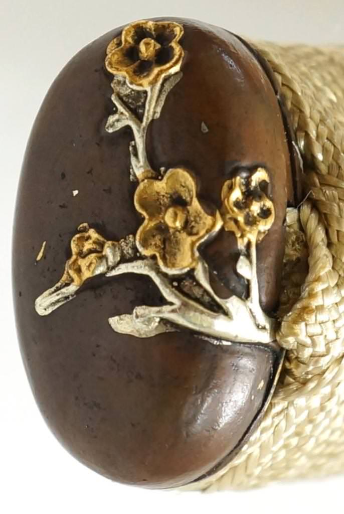 Katana mit Kirschblüten Tsuba+ Damast- gefaltet mit Horn an der Saya